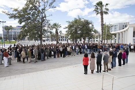 Universidad UJI se une en silencio contra la violencia machista tras un nuevo asesinato