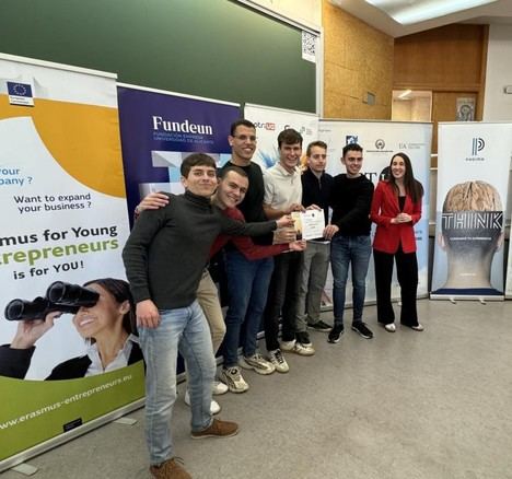 Premio DOEACTUA 2025 para el innovador proyecto de robótica Constelación Lambda