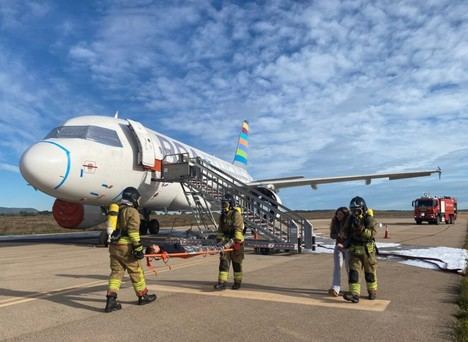 Simulacro de accidente aéreo en el aeropuerto de Castellón con 80 participantes