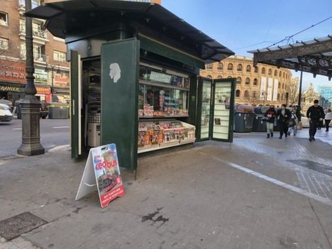 El Ayuntamiento de Valencia licita quioscos de prensa cerrados tras más de una década