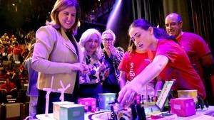 València impulsa el talento femenino en ciencia con becas para niñas