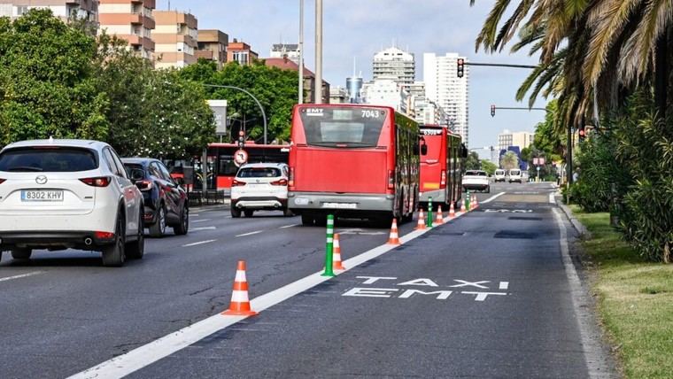 València implementa carriles EMT-Taxi para mejorar el transporte público