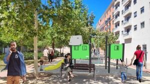València moderniza el jardín de la plaza Portadors de la Verge de Pinedo con nueva zona infantil