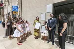 Alicante rinde homenaje a artistas de las Hogueras en su Bando 2026