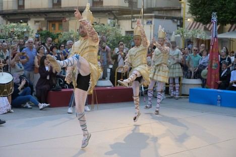 Valencia celebra su primera Festa de les Comarques con música y danza