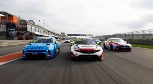 El Circuit Ricardo Tormo acoge el TCR World Tour y Drift este fin de semana