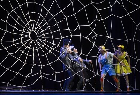 El Escalante inicia su temporada con 'L’Aneguet Lleig' en el Teatro Principal