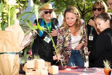 El Mercat del Raval inicia con el apoyo del gobierno local al comercio