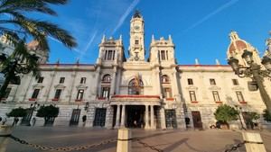 El Ayuntamiento de València ratifica el acuerdo laboral para funcionarios hasta 2027
