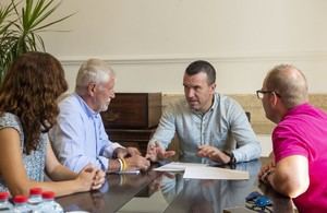 Diputación y alcalde de Turís discuten proyectos de mejora municipal