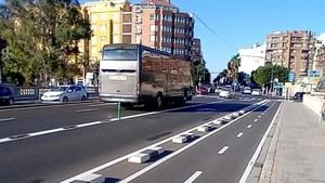 Nuevo carril exclusivo para EMT y taxis en el Puente del Ángel Custodio