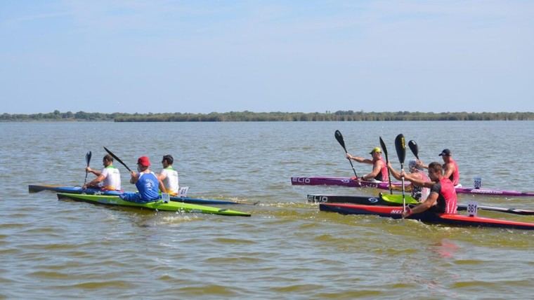 Autorizan al Club de Piragüisme Silla a navegar en L'Albufera hasta 2025