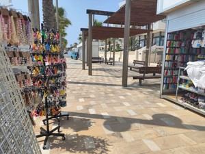 Abre el mercado de artesanía de verano en la Playa de San Juan