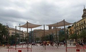 EMT comenzará la instalación de toldos en la plaza de la Reina para el verano
