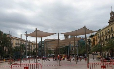 EMT comenzará la instalación de toldos en la plaza de la Reina para el verano