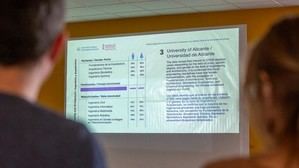 Baja representación femenina en carreras STEM en España respecto a Europa