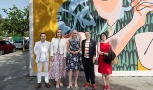 Eva Nogales presenta un mural homenaje en València