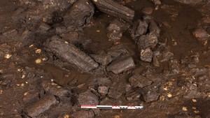 Descubren más de cien estructuras prehistóricas en la Cova Dones de Valencia