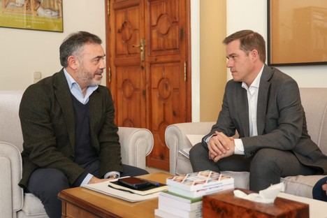 Díez y el alcalde de Xàtiva colaboran en proyectos de salud y vivienda juvenil