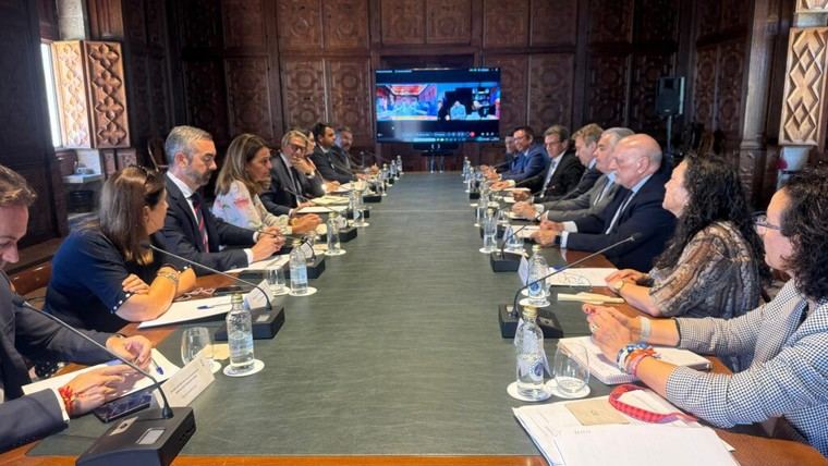 La Generalitat Valenciana une a operadores jurídicos y la Fundación Regió Europea para optimizar la justicia