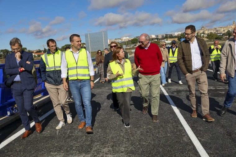 Dos puentes reestablecen la conexión entre Requena y sus pedanías afectadas por inundaciones