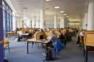 La UJI habilita su biblioteca 24 horas para exámenes hasta julio de 2025
