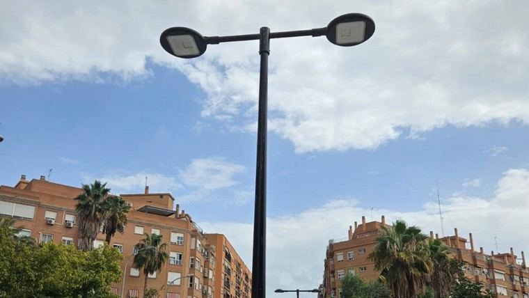 La calle Campos Crespo moderniza su alumbrado con tecnología LED