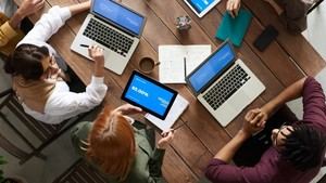 Convenio entre el Ayuntamiento y AJEV para apoyar a jóvenes emprendedores en Valencia