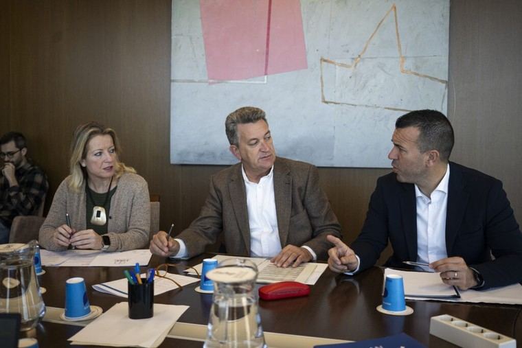 Administraciones de Valencia crean grupos de trabajo para acelerar el Plan Endavant