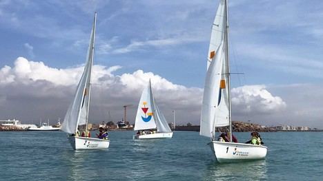 La Generalitat lanza el programa de actividades náuticas 'A la Mar 2026' para jóvenes
