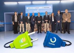 La Generalitat inaugura 14 puntos de recarga eléctrica en Alicante para promover la movilidad sostenible