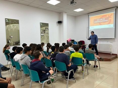 La Generalitat ofrece formación gratuita en ciberseguridad para la ciudadanía