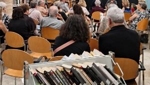 La Generalitat destaca la importancia de los clubes de lectura en bibliotecas para el bienestar social