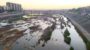La Junta de Gobierno defiende su autoridad para limpiar el río Túria y rechaza su clasificación como tramo urbano
