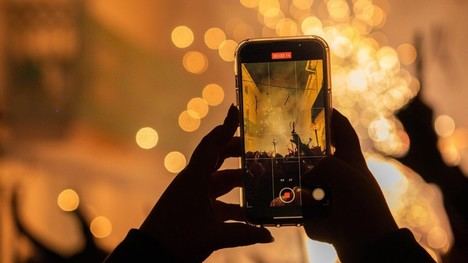 La pirotecnia de Fallas se expande por toda Valencia con más de 300 espectáculos