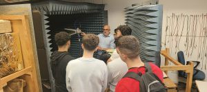 La UMH colabora con estudiantes de La Torreta en medición de antenas