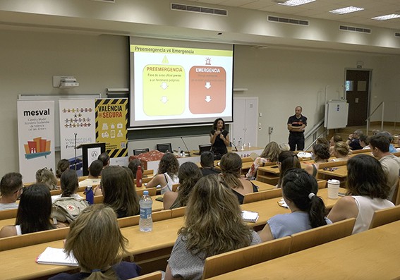 La Universitat de València capacita a 200 docentes en gestión de emergencias