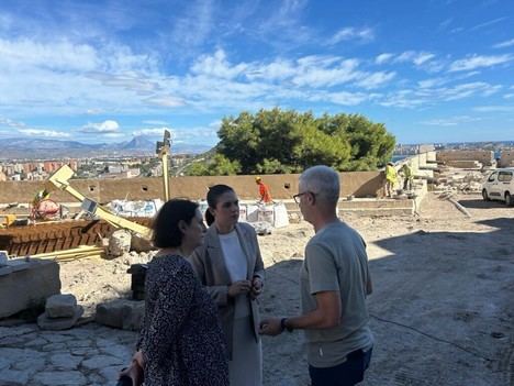 Descubren un aljibe renacentista durante la restauración del baluarte de Santa Ana en Alicante