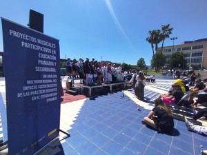 IES Crémor y Berenguer Dalmau celebran su unión educativa con un espectáculo en la UJI