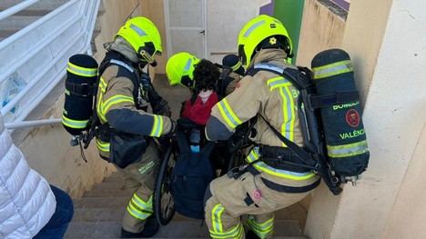 Bomberos de València se capacitan en atención inclusiva para personas con discapacidad
