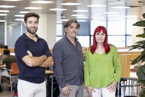 Traumas infantiles en familias poco comunicativas aumentan riesgo de psicosis en adolescentes