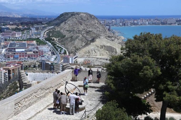 Inicio de la restauración del Baluarte de Santa Ana en el Castillo de Santa Bárbara