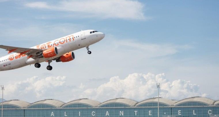 Cano exige al Gobierno central la urgente ampliación de los aeropuertos de València y Alicante