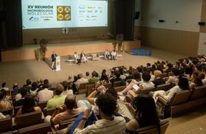 Más de 200 científicos abordan avances en microbiología para combatir enfermedades infecciosas