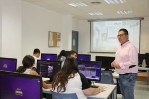 Más de 230 jóvenes aprenden a detectar bulos y usar IA responsablemente en Castellón