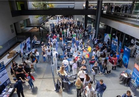 Foro de Empleo STEM en la UV reunirá a más de 70 empresas del sector tecnológico y científico