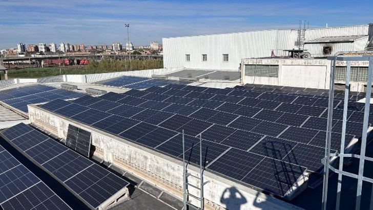 Mercavalència reduce su consumo eléctrico en más del 50% con energía solar
