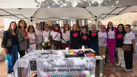 Solidaridad en València: Mesa informativa sobre cáncer de mama metastásico