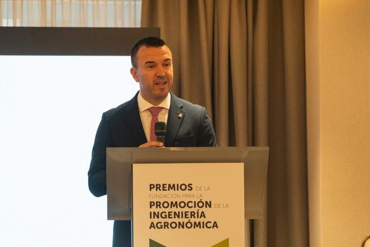 Mompó resalta la importancia de los ingenieros agrónomos para un futuro sostenible en Valencia