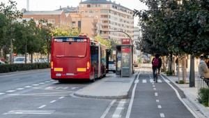 València amplía su red de carriles EMT-taxi con casi seis kilómetros más